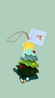 Hängender Weihnachtsbaum mit Glocke