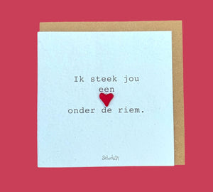 Grußkartenherz unter dem Gürtel