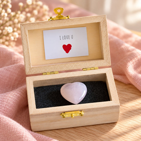 Rozenkwarts hart in houten cadeaukistje – I love u