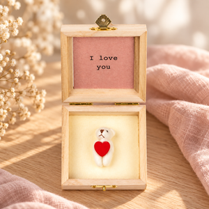 Beertje met hart in houten cadeaukistje – I love you
